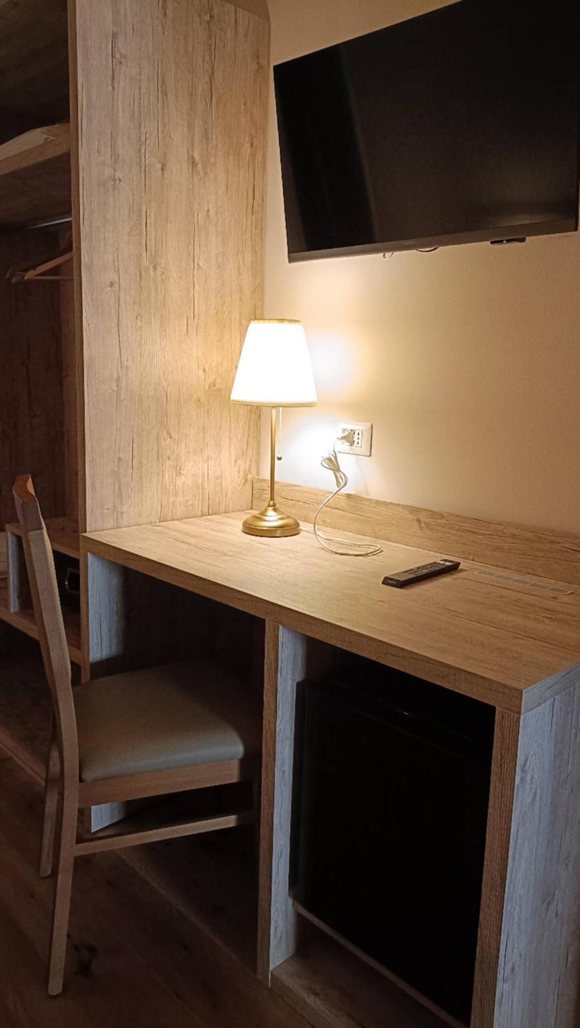 Guesthouse Central Station Group - Via Ponte Seveso 18 Milano Eksteriør bilde