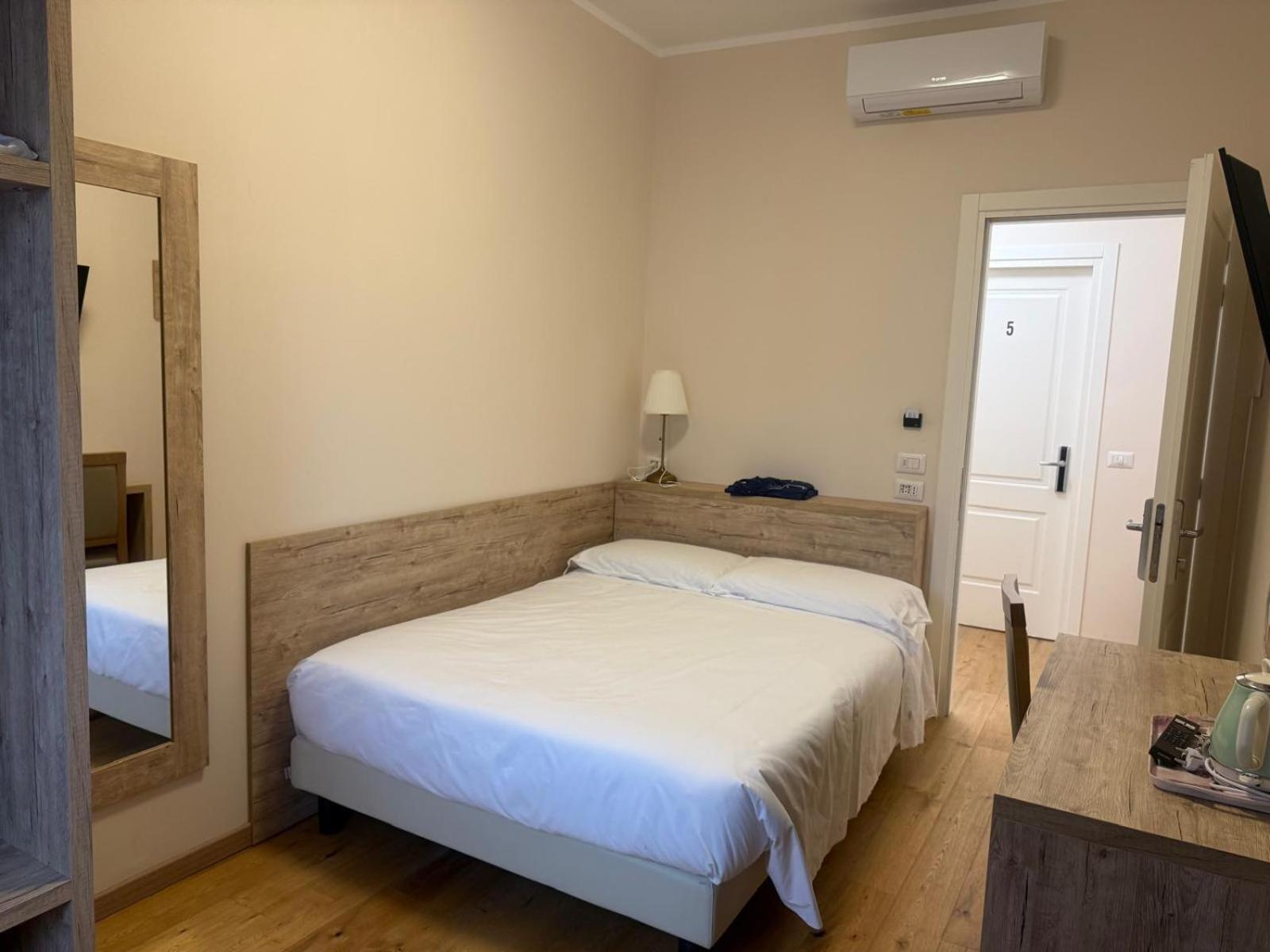 Guesthouse Central Station Group - Via Ponte Seveso 18 Milano Eksteriør bilde